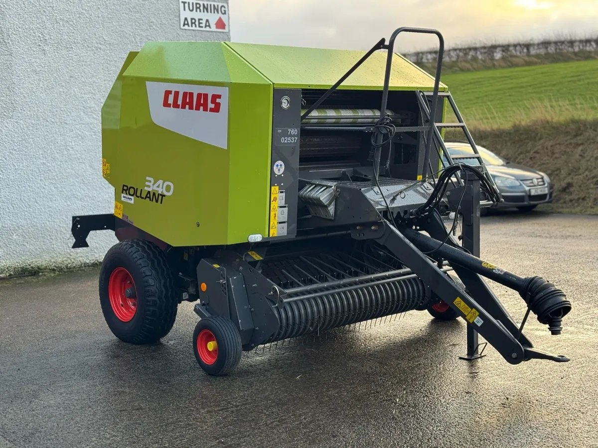 Claas Rollant 340 - Image 1