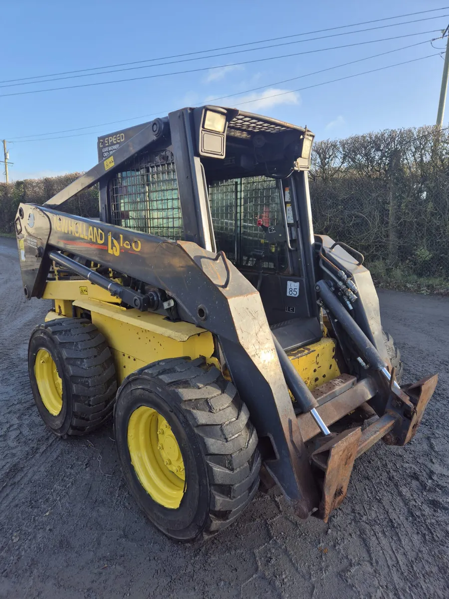 New Holland 180 Skid Steer Loader - Image 4