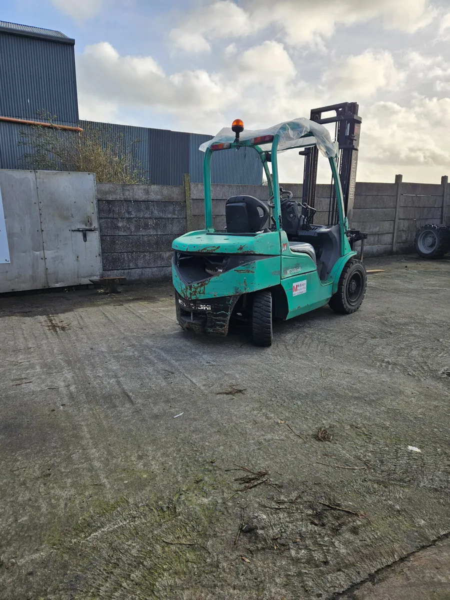 Cheap Forklift - Image 3