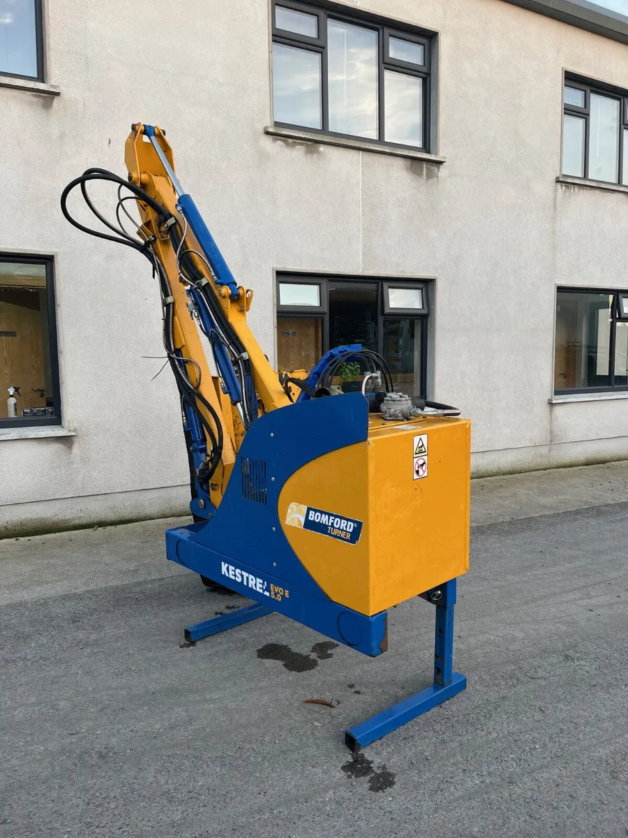 Bomford Kestral 5M Reach - Image 1