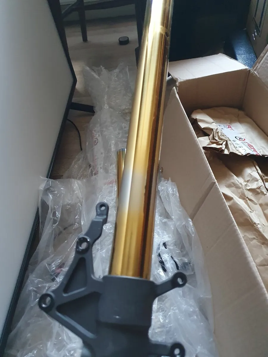 Suzuki gsxr 1000  parts - Image 4