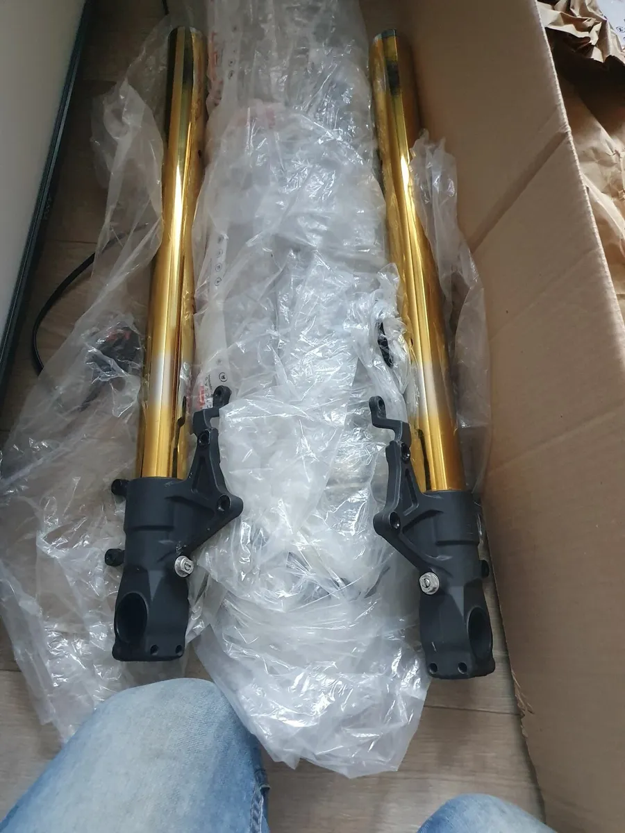 Suzuki gsxr 1000  parts - Image 2