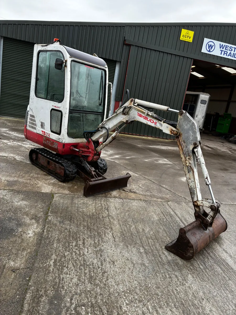 Takeuchi tb014 mini digger - Image 1