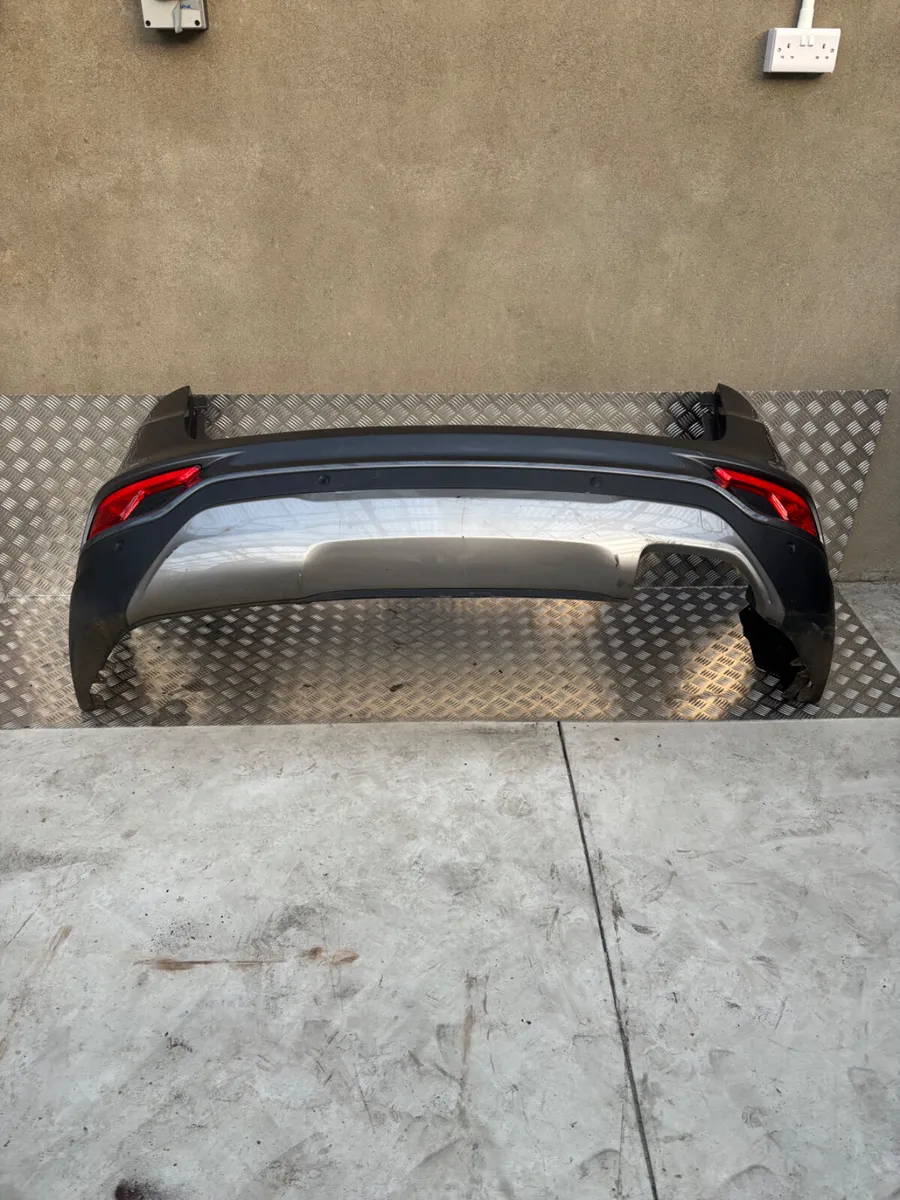 2016 Kia Sorento Rear Bumper - Image 1