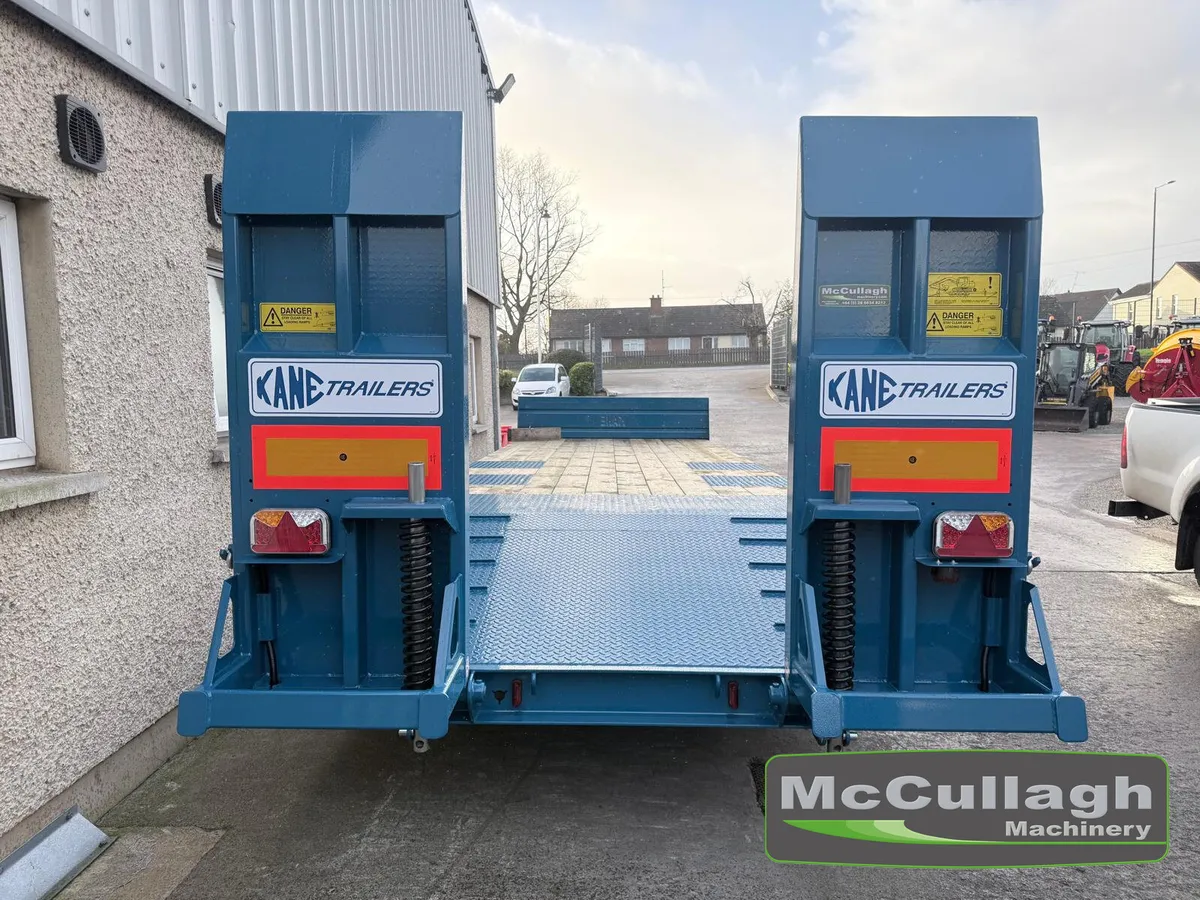 Kane 27ft Tri-Axle Low-Loader - Image 3