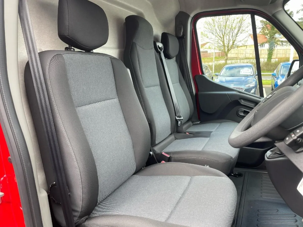 Nissan Interstar F35 L3 Diesel Acenta - Image 3