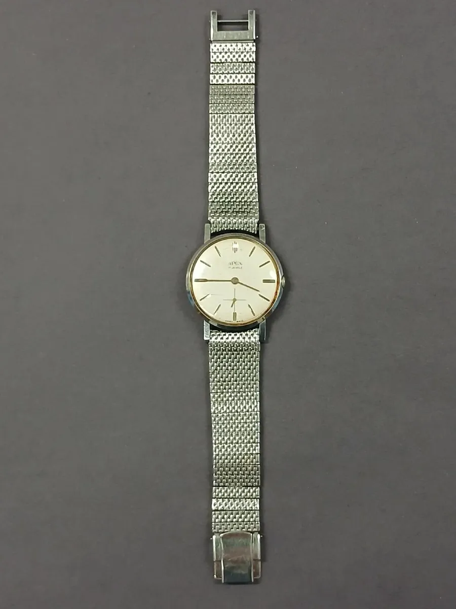 Swiss-made watch with Stelux strap - Image 1