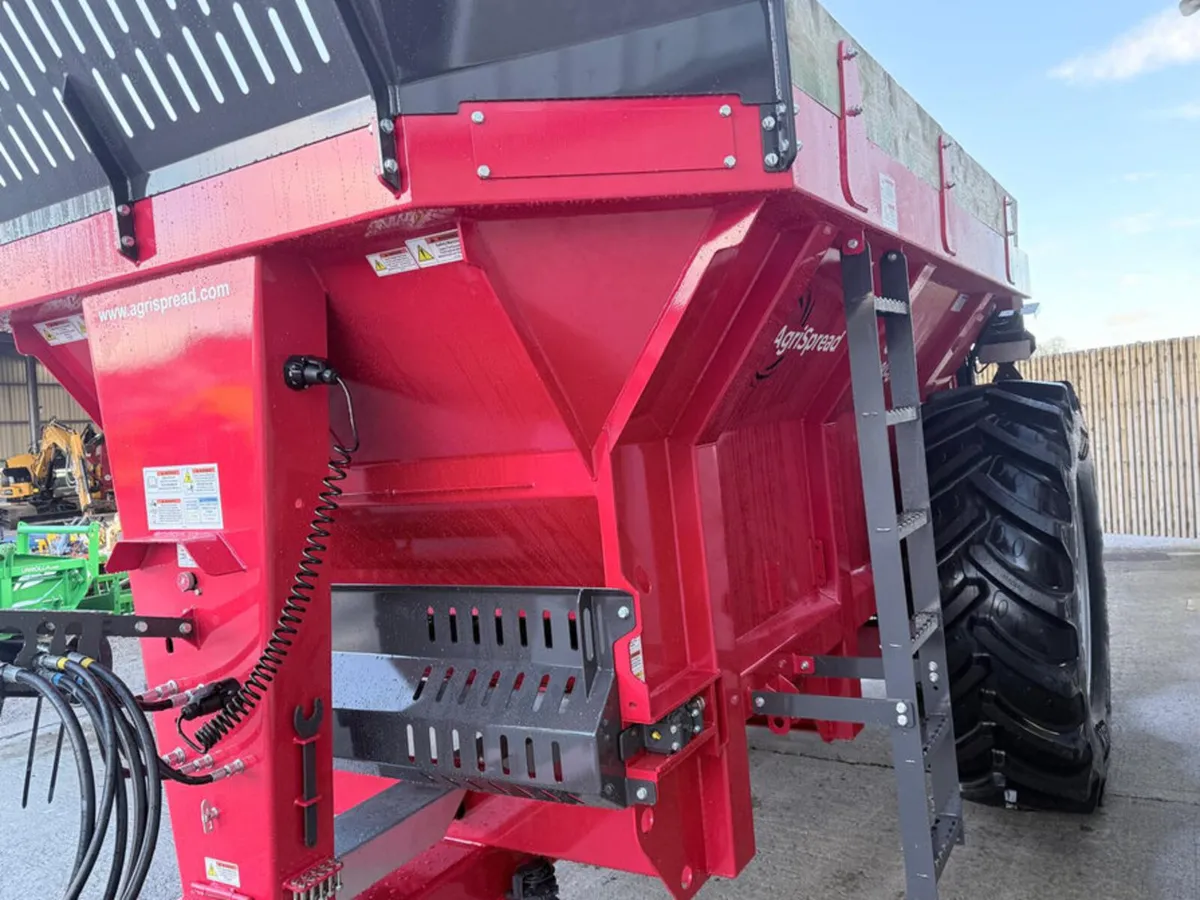 New AgriSpread PRO 10000 C Compact Spreader - Image 3