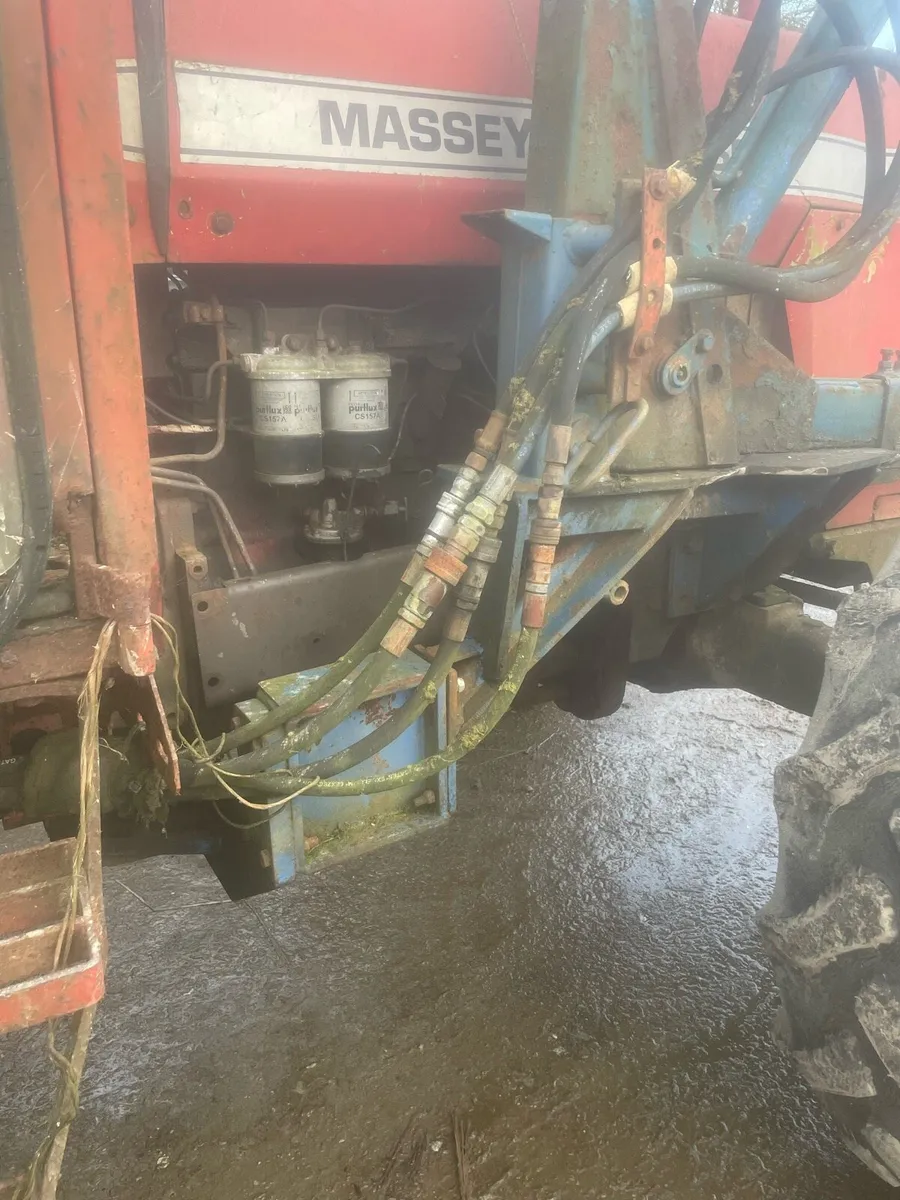 Front loader&pronges with brackets and spool valve - Image 3