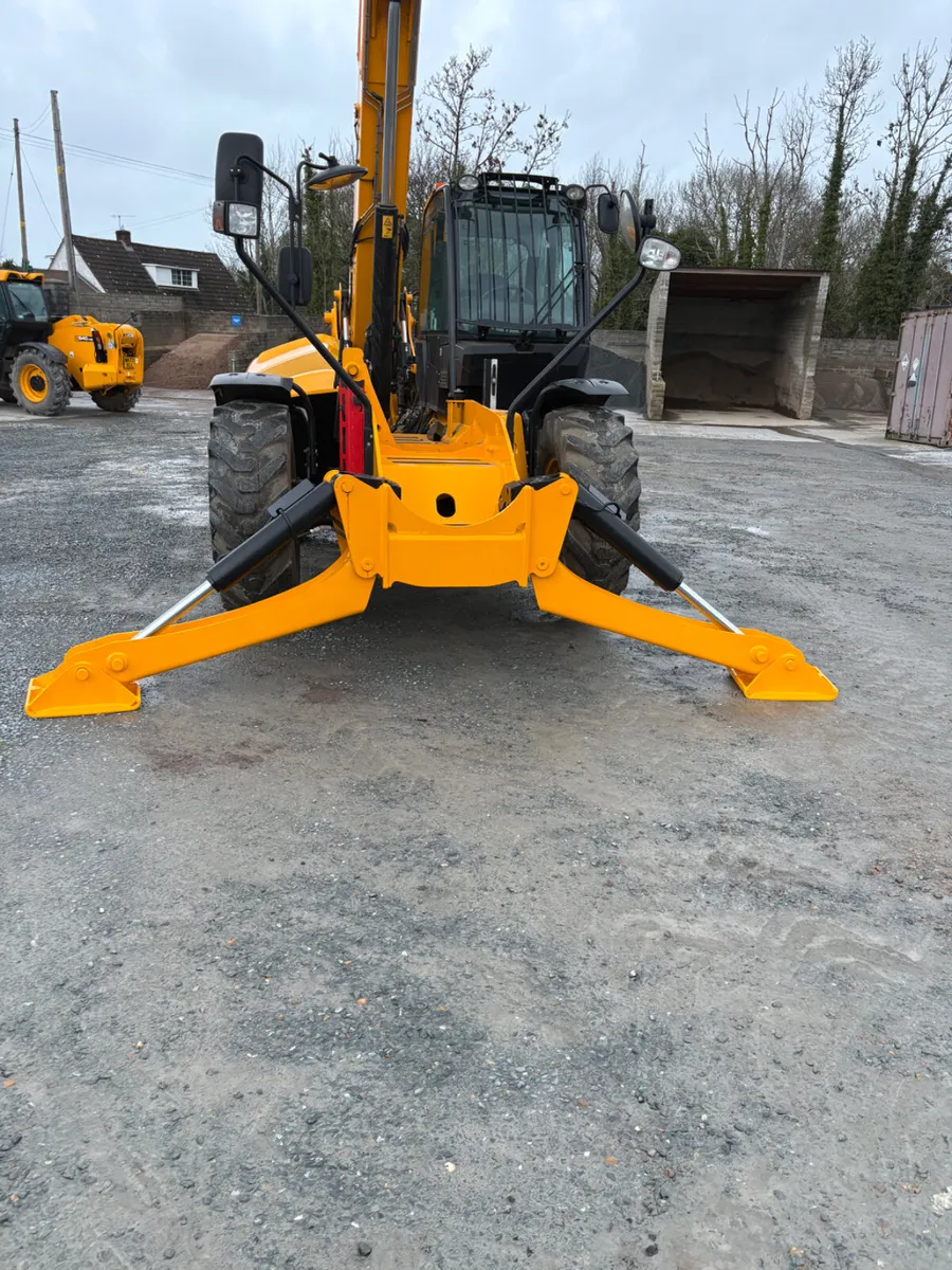 2023 JCB 540 200 low hours Finance Arranged - Image 3