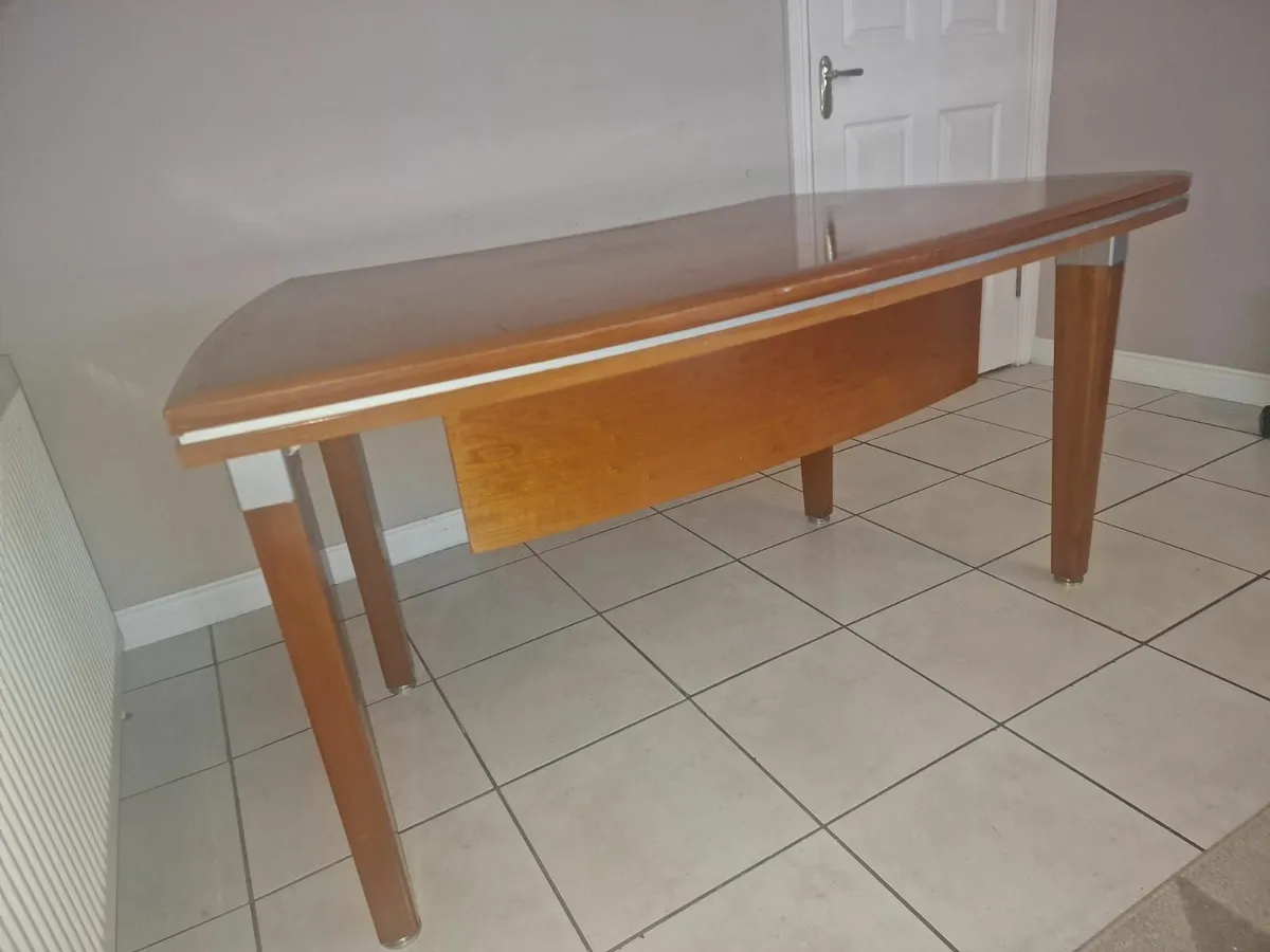 Office consultant's desk - Image 2