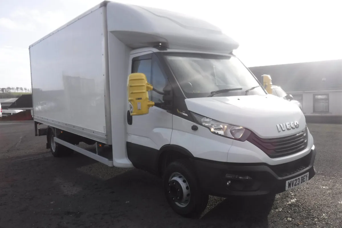 Iveco 72-180 Hi-Matic 2023 17ft GRP Box, tail lift - Image 2