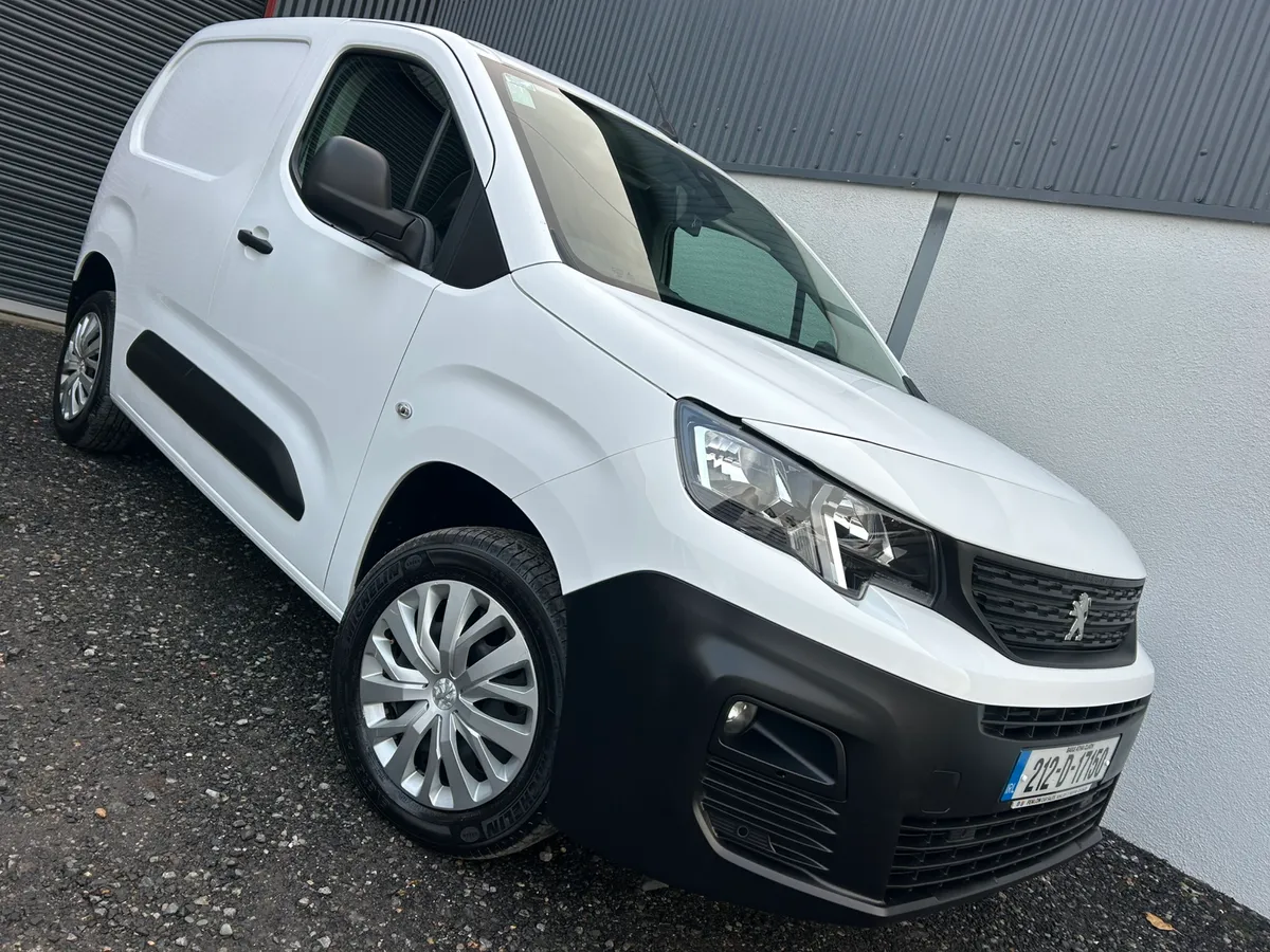 2021 Peugeot Partner 82kms - Professional - Image 2