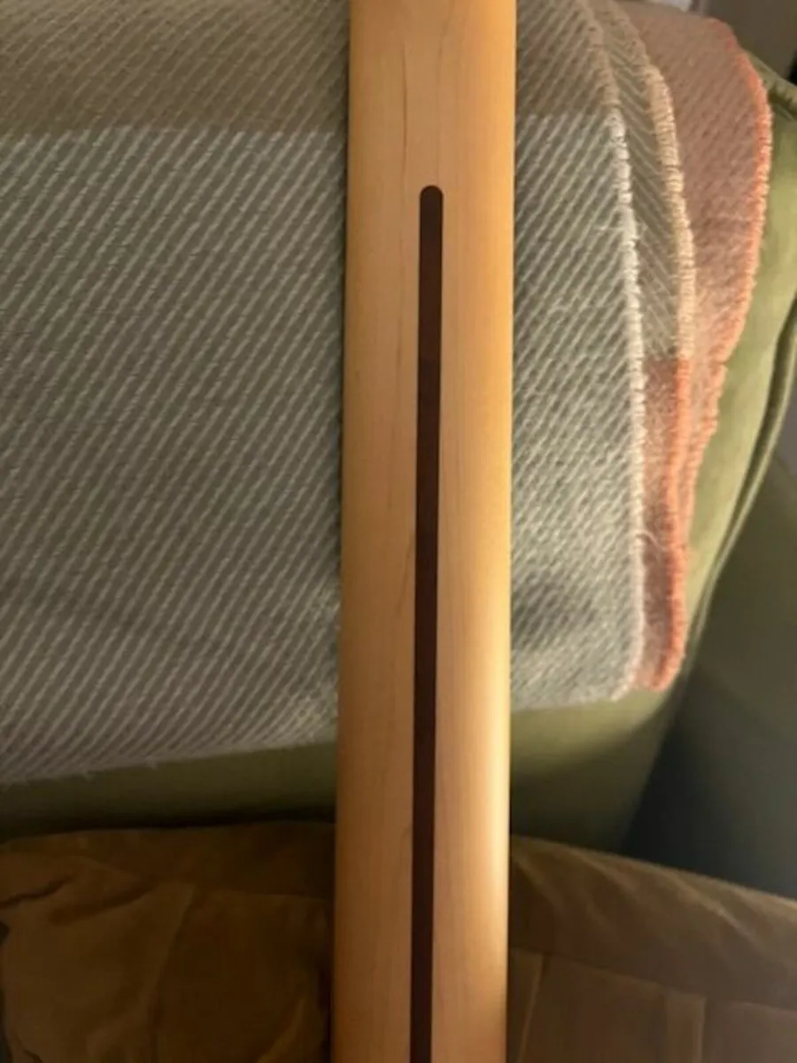 Fender Stratocaster Japan Hybrid ii  in Modena Red - Image 4