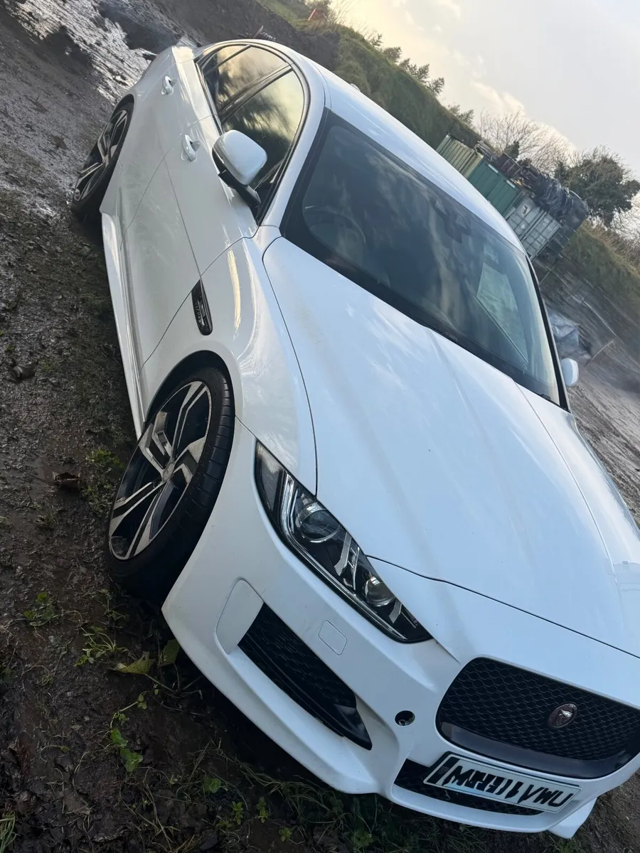 Jaguar xe r sport - Image 1