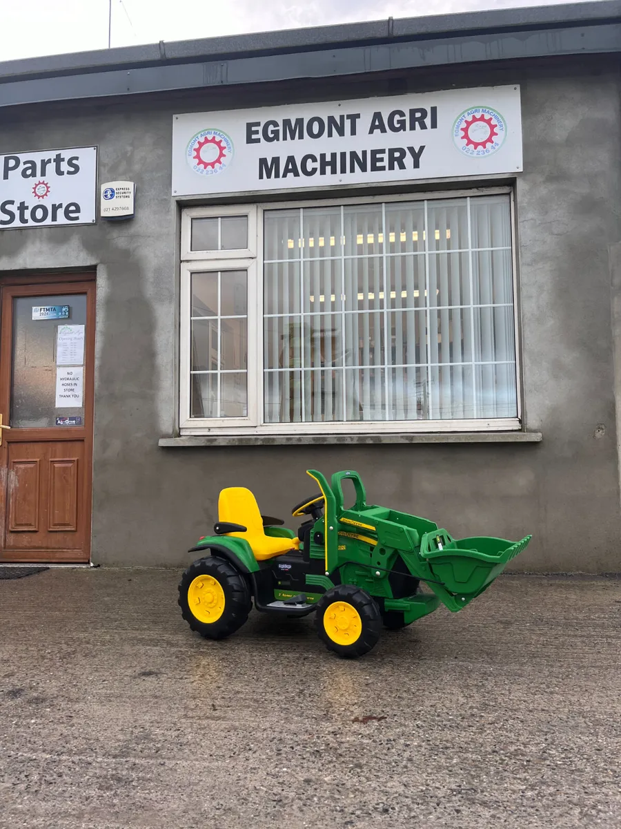 12V John Deere Ground Loader Electric Tractor - Image 1