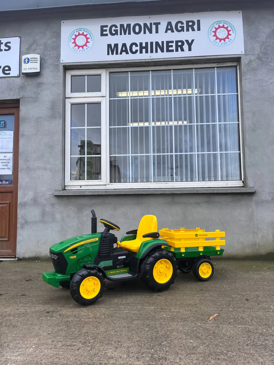 12V John Deere Ground Force Electric Tractor - Image 1