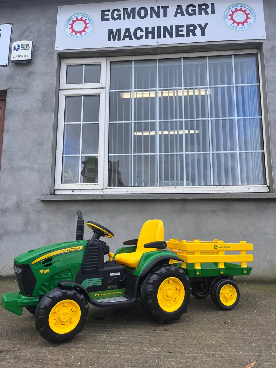 12V John Deere Ground Force Electric Tractor - Image 2