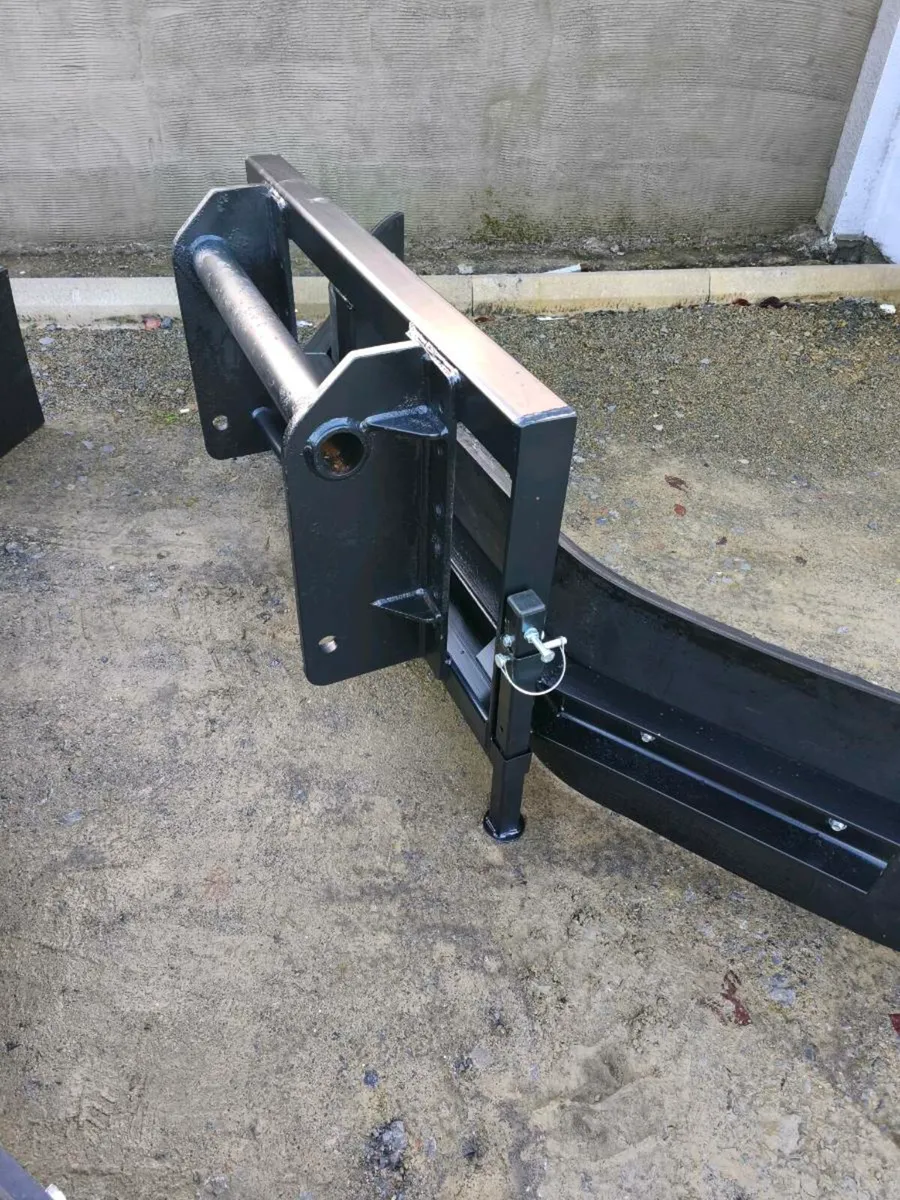 Front mounted yard scrapers - Image 3