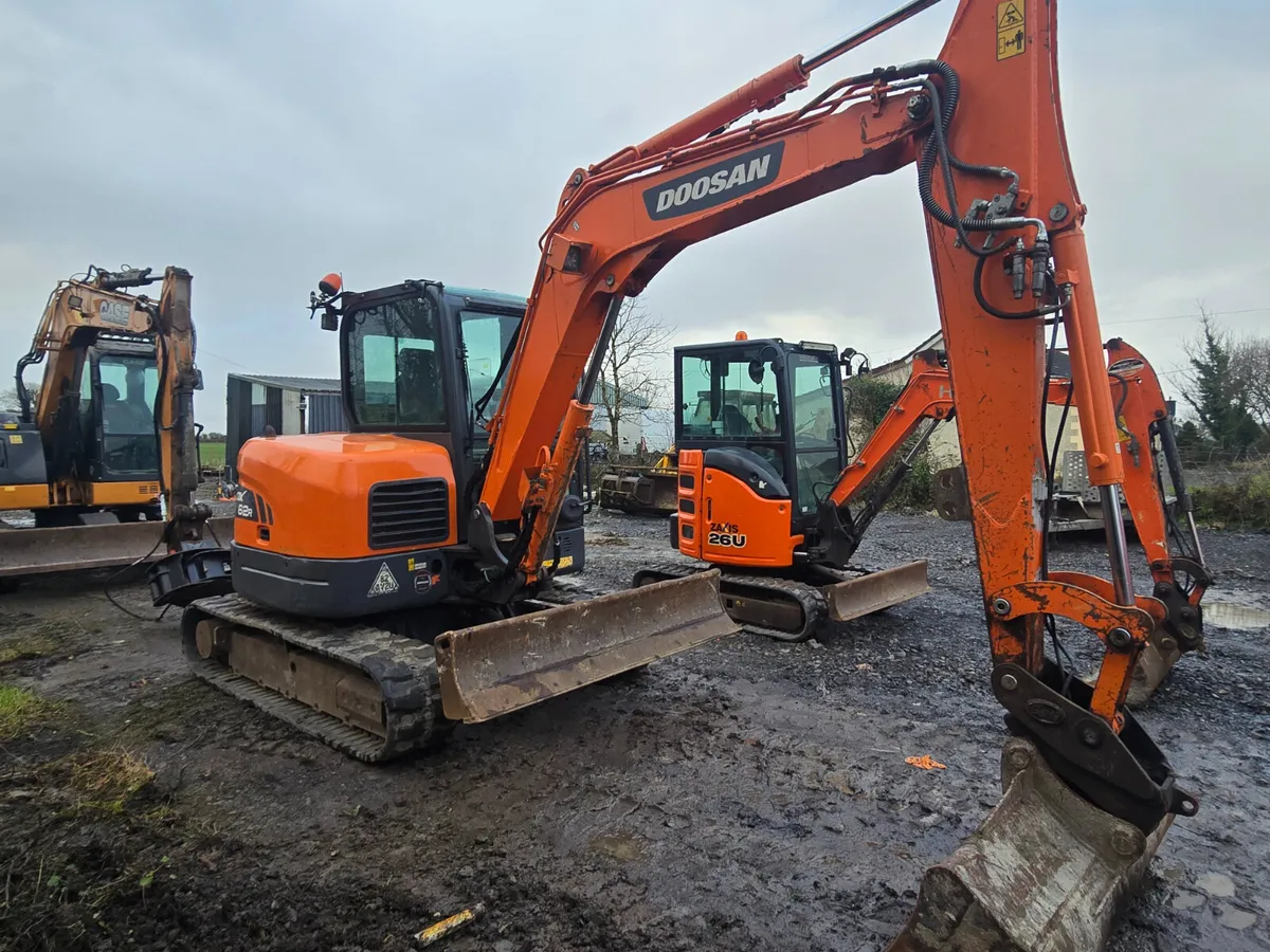 Doosan DX62 - Image 1