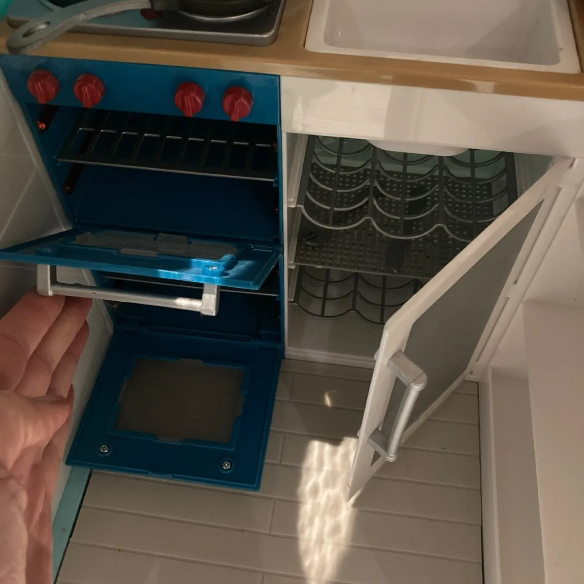 Our Generation Dolls Seaside Beach Cottage - Image 3