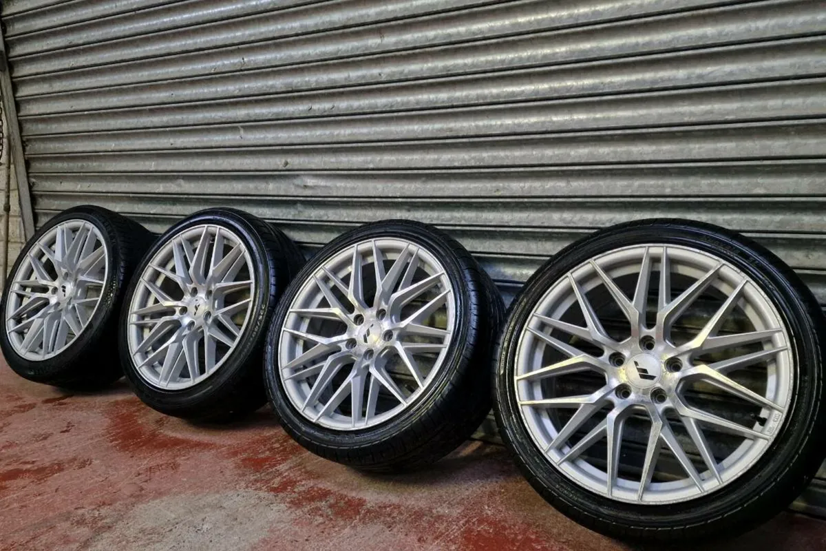 VW Audi 18" Alloys
Japan Racing JR28 - Image 2