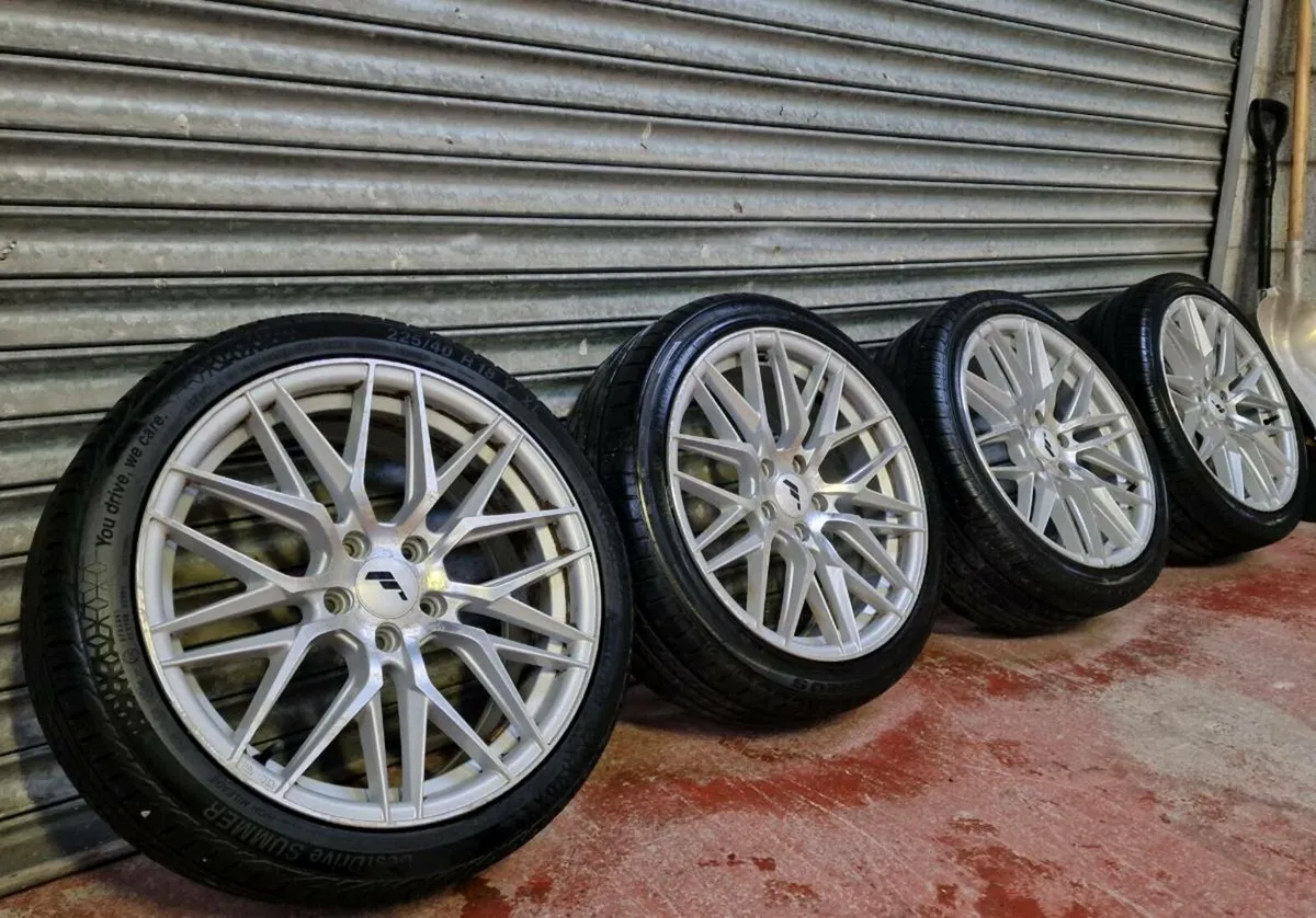 VW Audi 18" Alloys
Japan Racing JR28 - Image 1