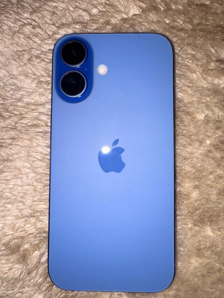 iPhone 16 - Image 1