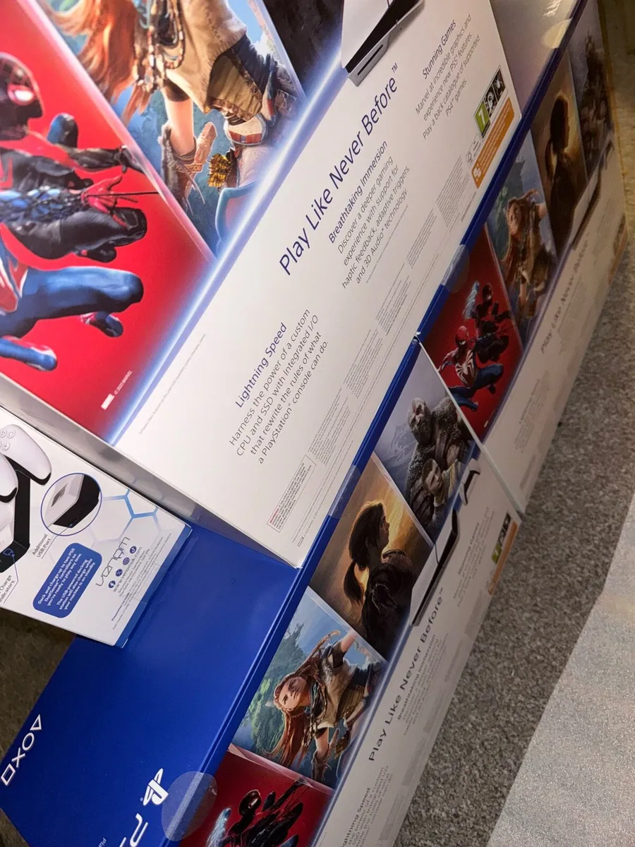 PlayStation 5 Slim Disk Edition + Games - Image 2