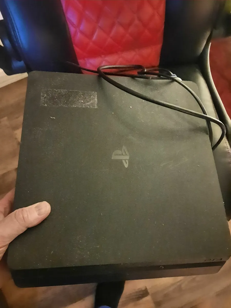 PlayStation 4&Gaming chair - Image 2