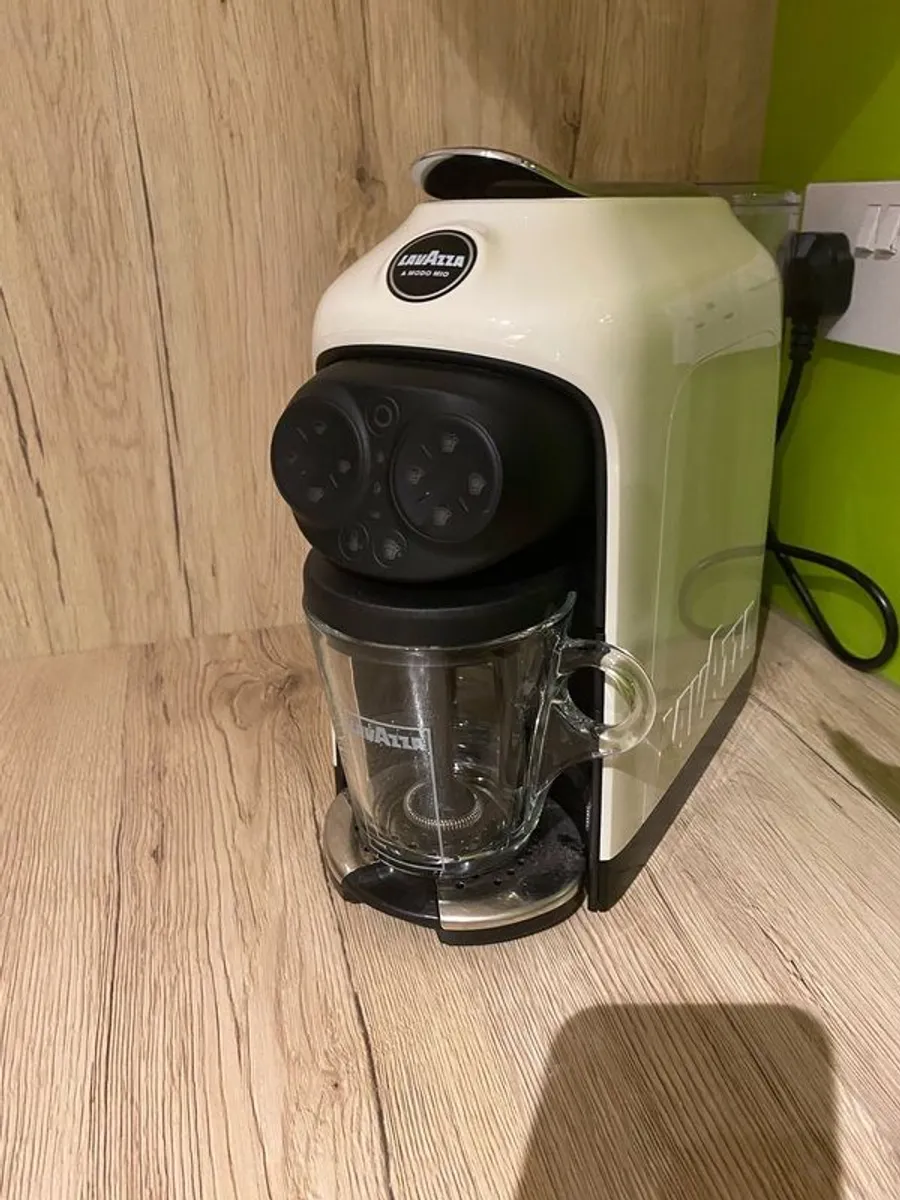 Lavazza a modo mio desea coffee capsule machine - Image 1