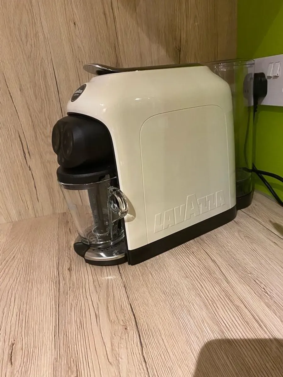 Lavazza a modo mio desea coffee capsule machine - Image 3