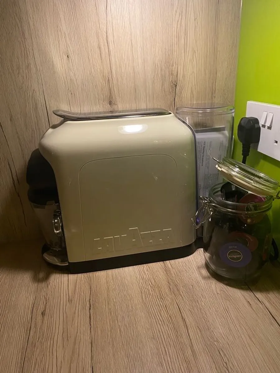 Lavazza a modo mio desea coffee capsule machine - Image 4