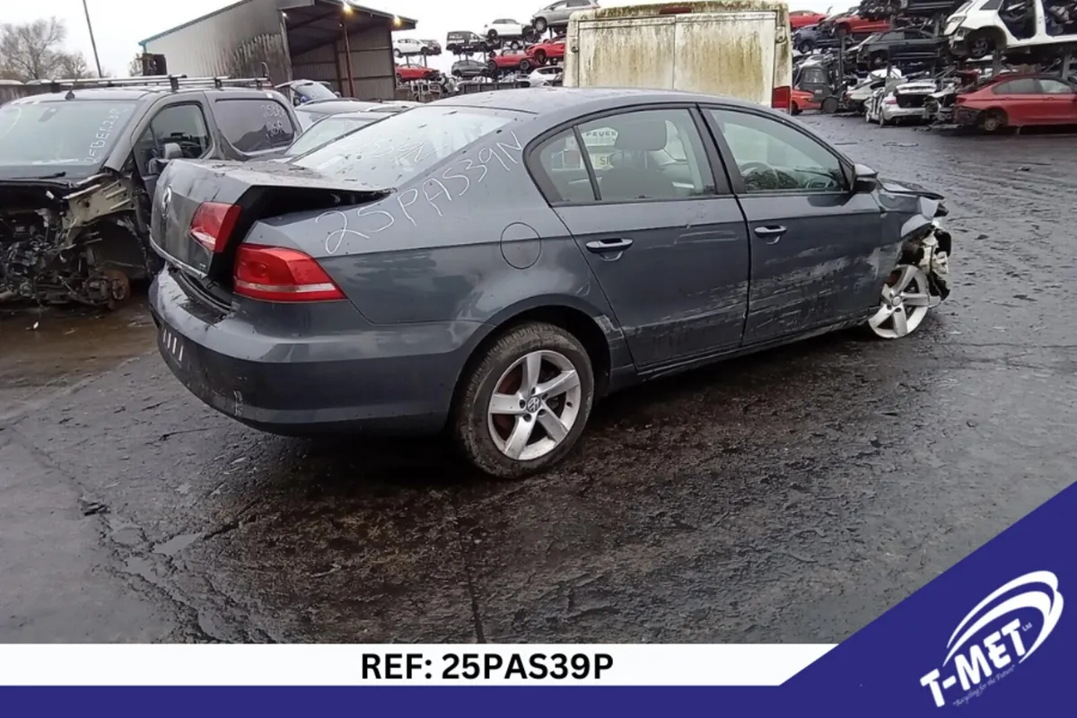 2013 VOLKSWAGEN PASSAT BREAKING FOR PARTS - Image 1