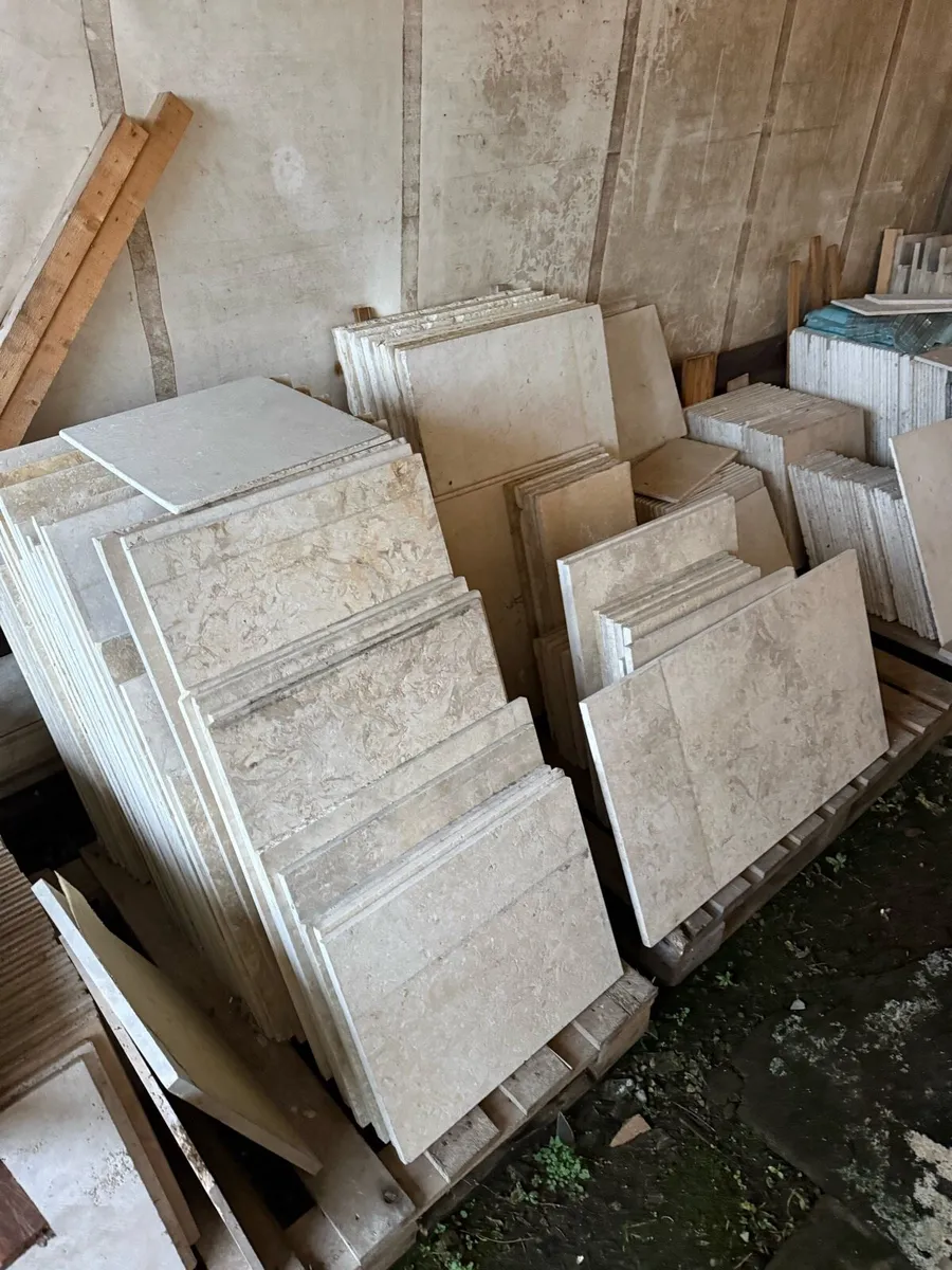 Bargain to clear floor tiles. - Image 1