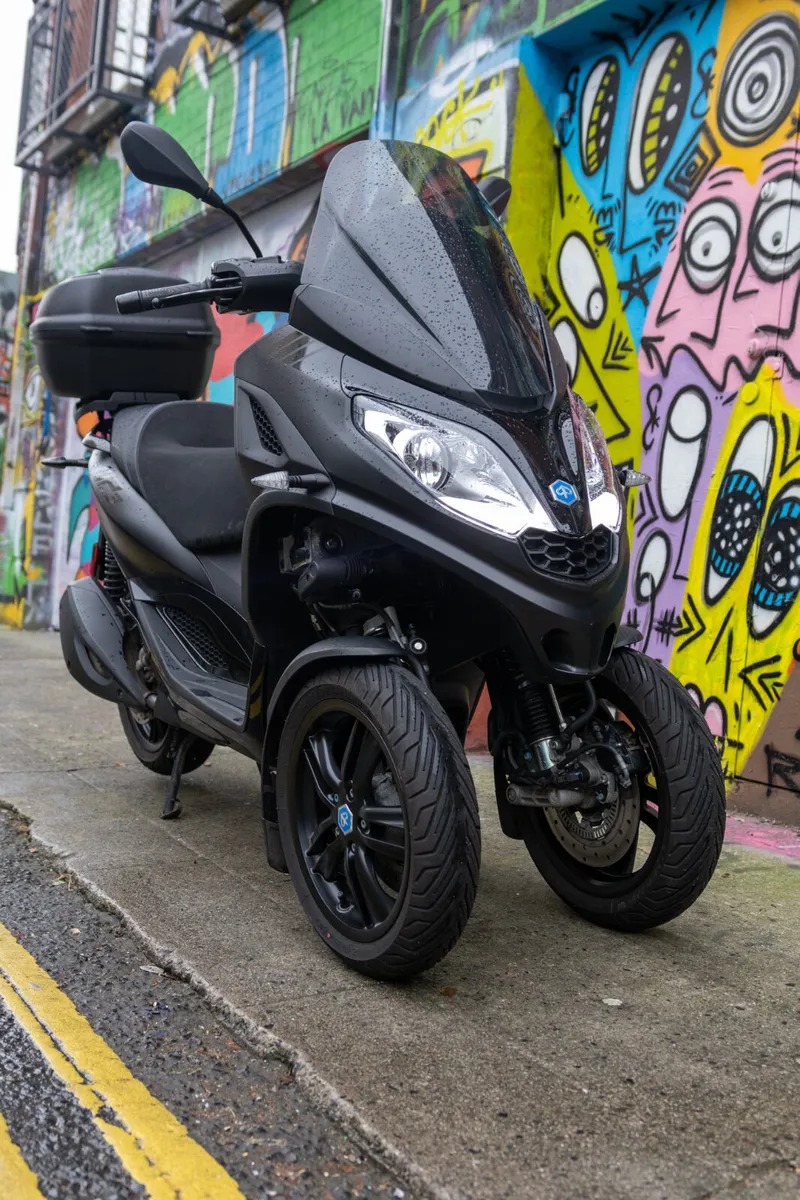 Piaggio MP3 300 - Image 4