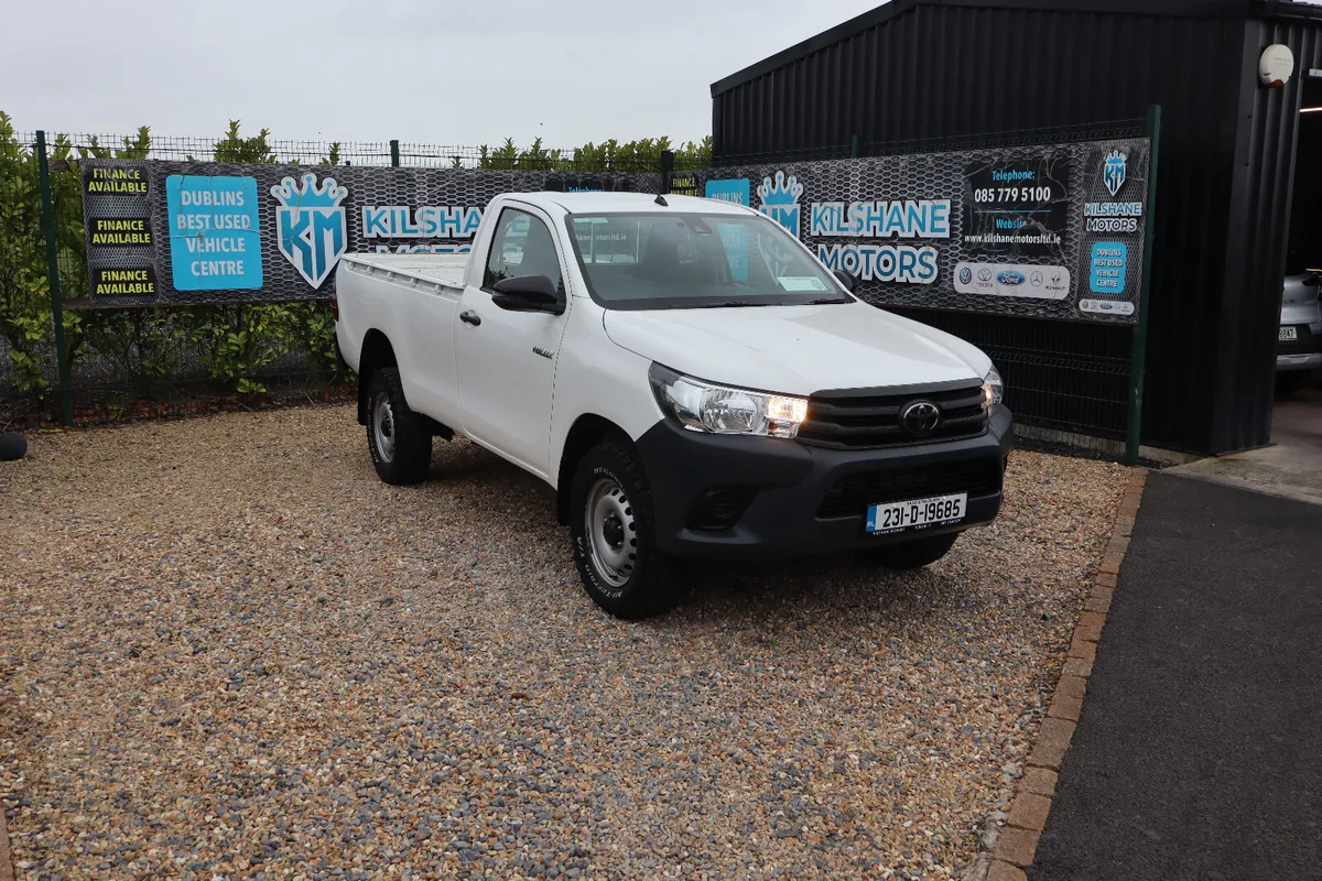 2023 TOYOTA HILUX - Image 1