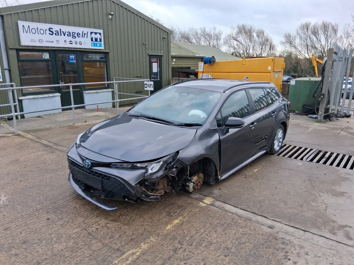 2025 TOYOTA COROLLA   1.8 hybrid (for parts only) - Image 2