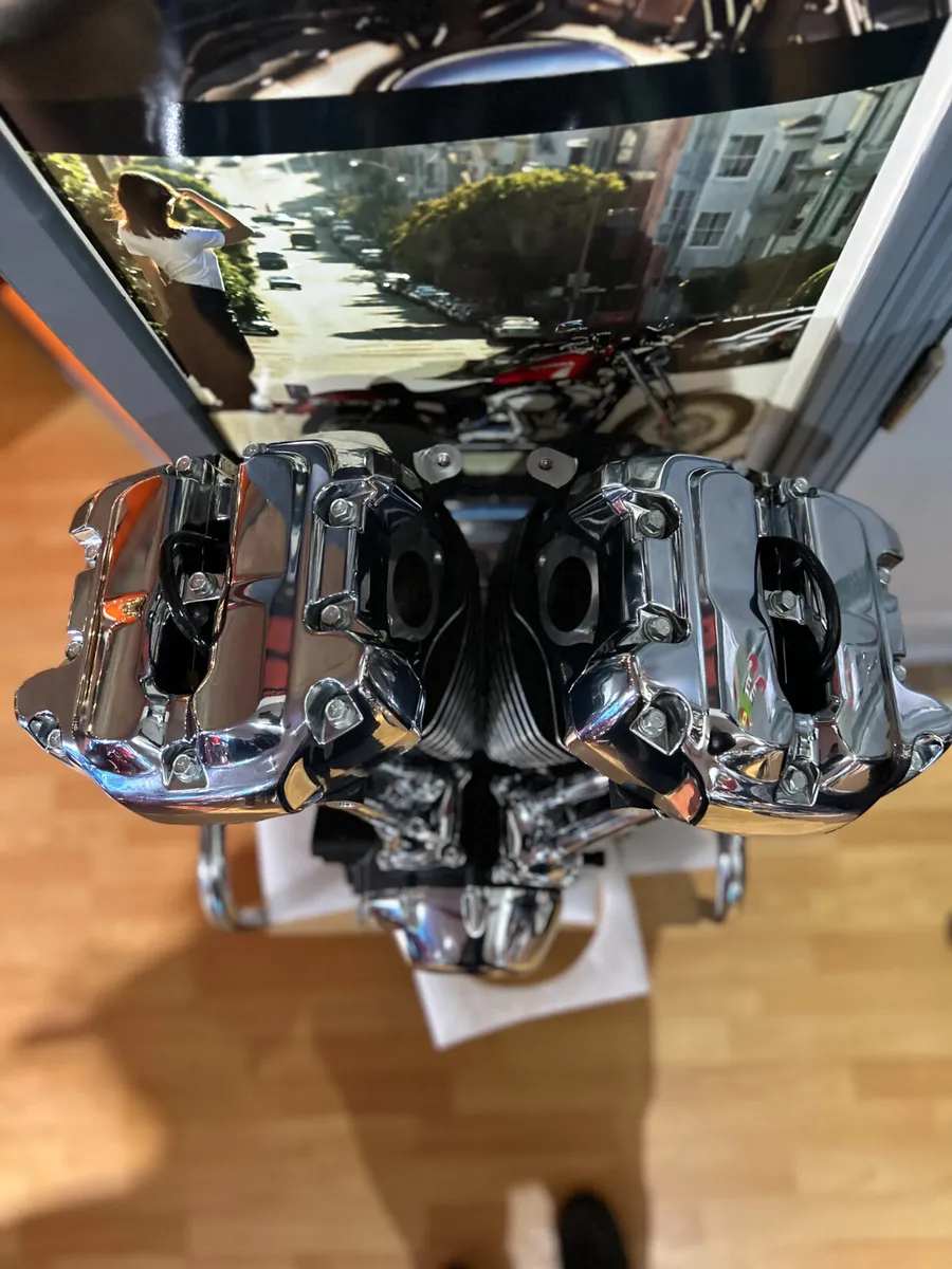 HARLEY-DAVIDSON Milwaukee-Eight 107 Engine - Image 3