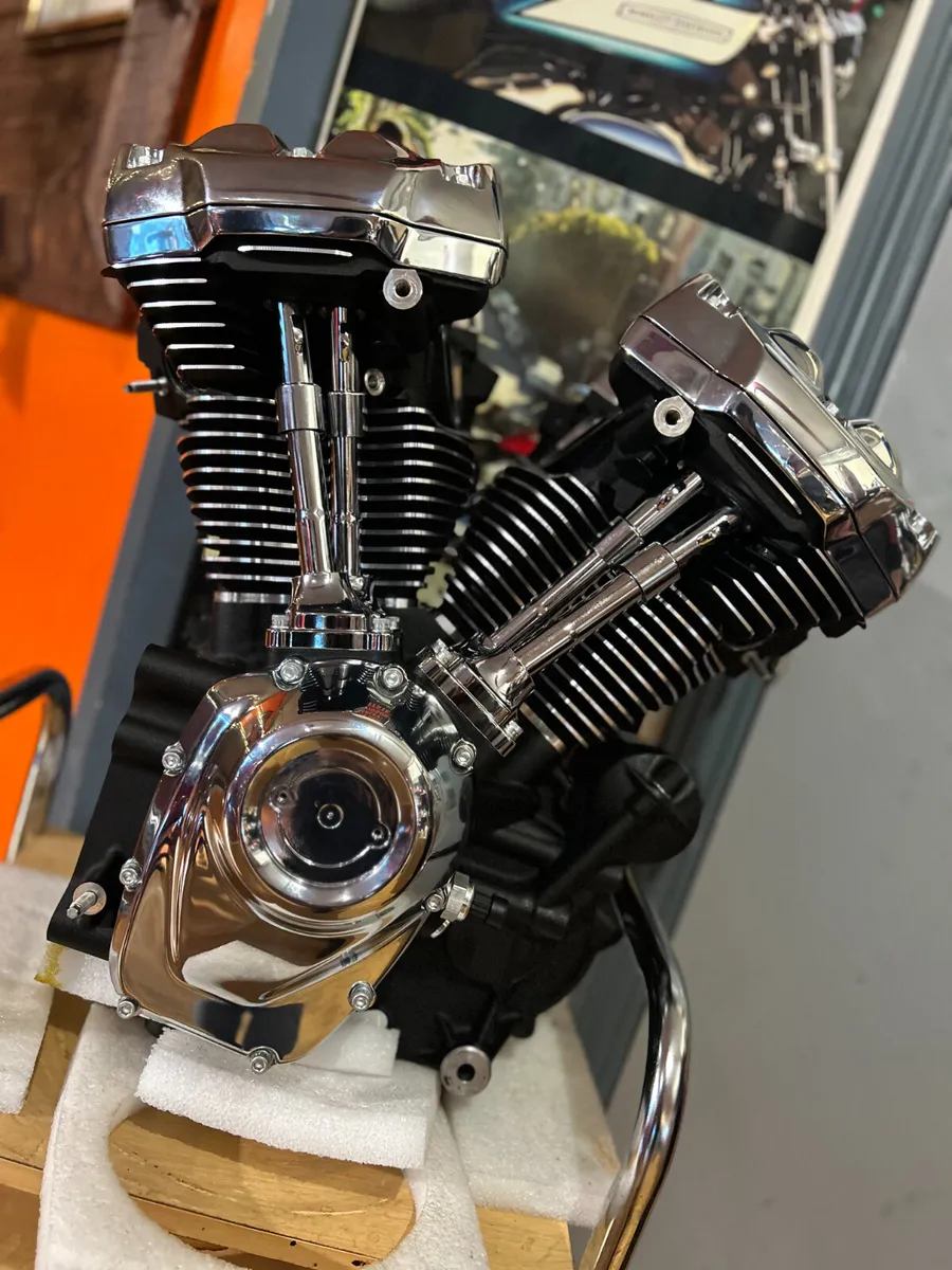 HARLEY-DAVIDSON Milwaukee-Eight 107 Engine - Image 2