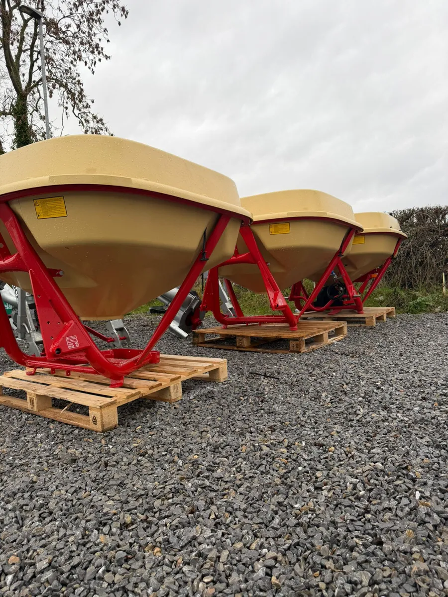 Vicon Wagtail spreaders NEW - Image 1