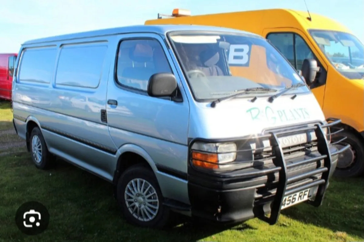 Anyone got any old model hiace vans - Image 4
