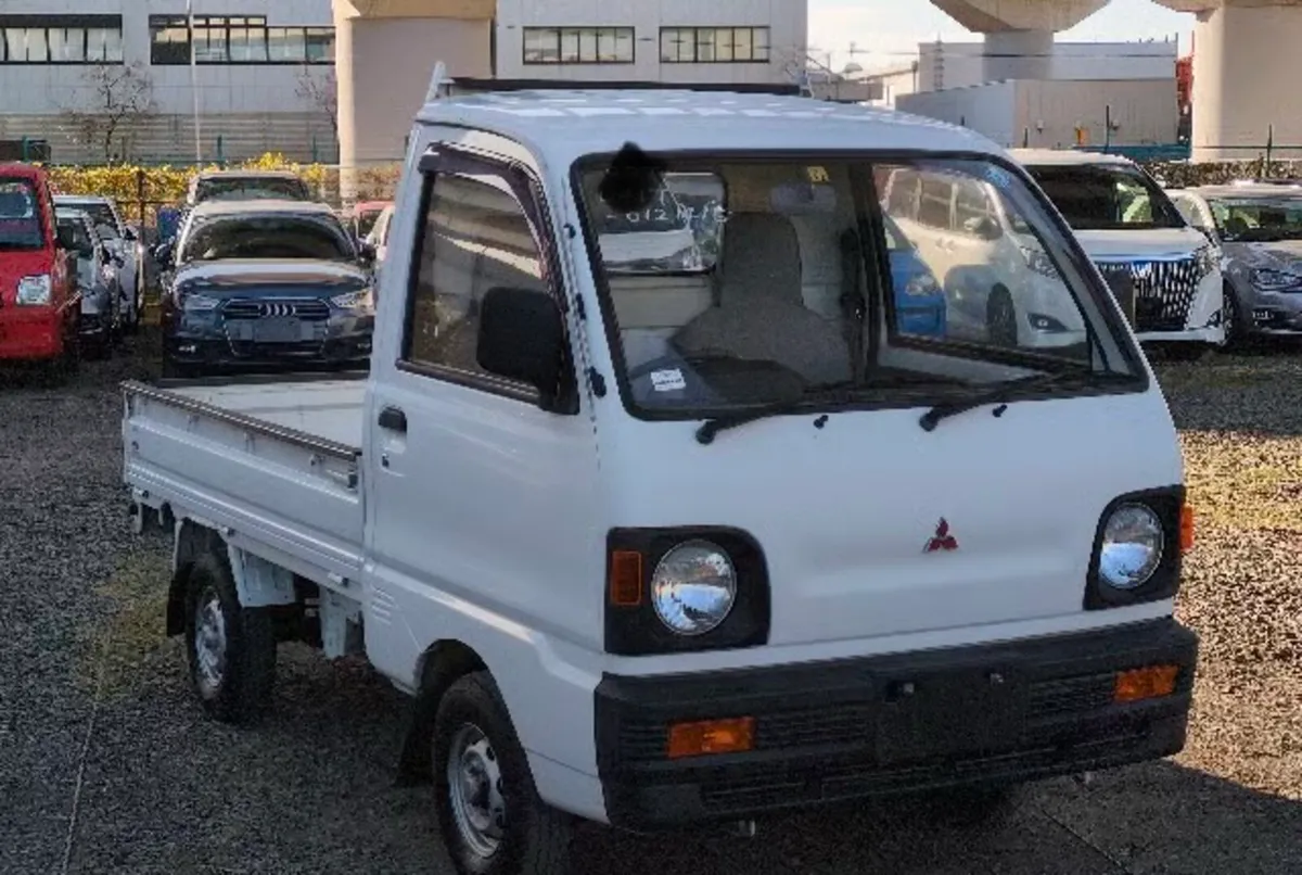 1992 Mitsubishi Minicab- vintage mini truck! - Image 1