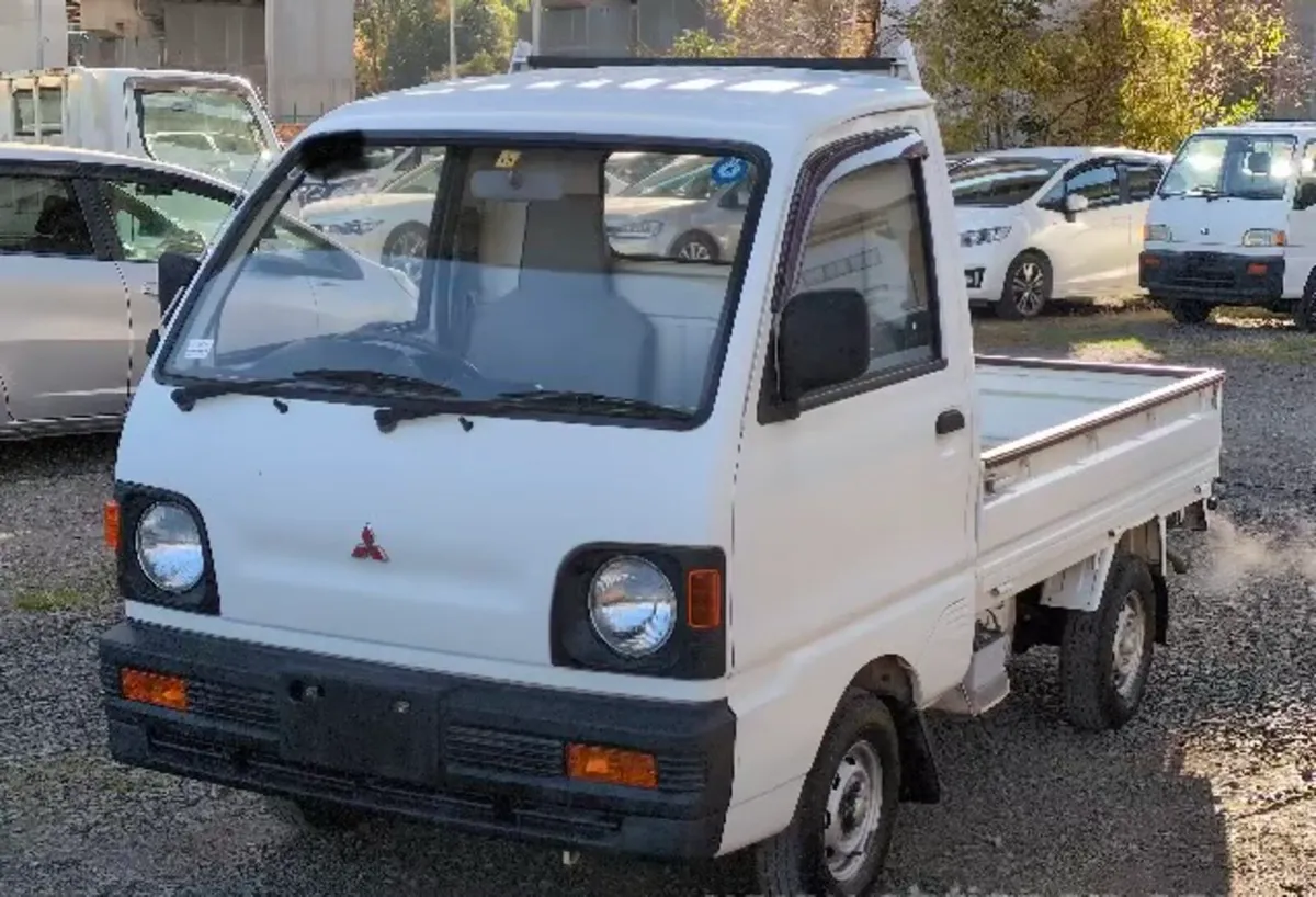 1992 Mitsubishi Minicab- vintage mini truck! - Image 2