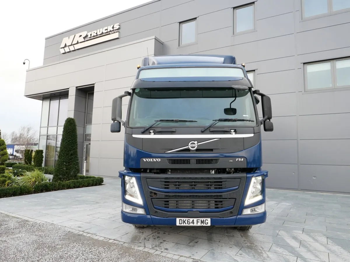 2015 Volvo FM 13 460 GT 6x2 Midlift - Image 2