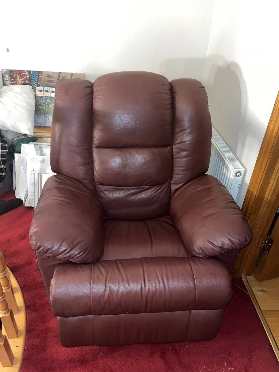Couch recliner - Image 1