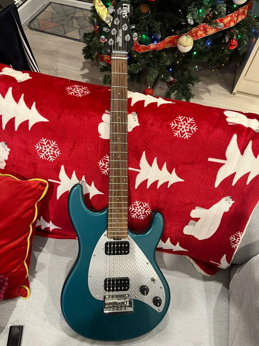 Electric guitar - Image 1