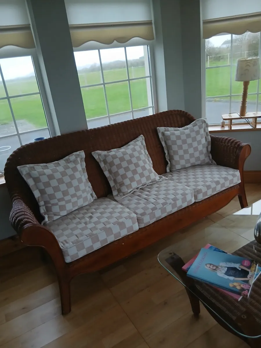 Conservatory furniture 4 piece set - Image 1