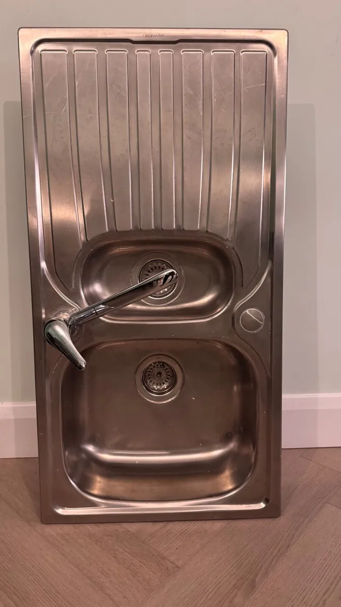 Kitchen sink for sale - Image 1