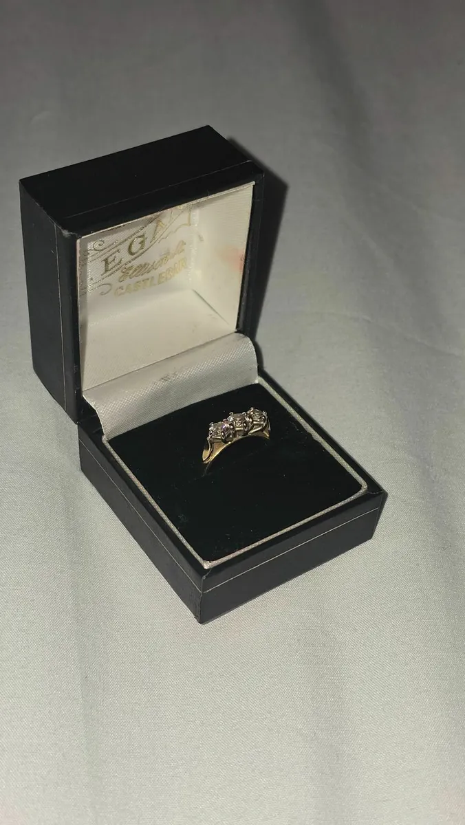 Diamond engagement ring - Image 2
